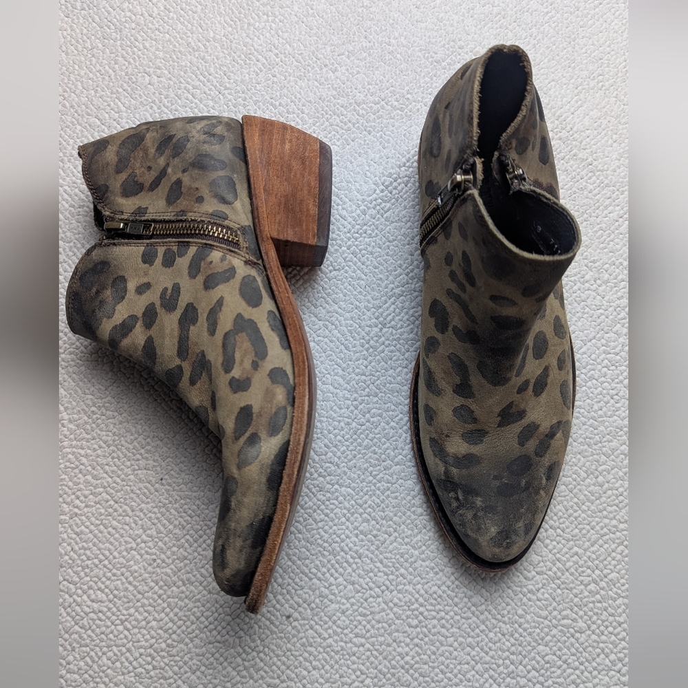 Liberty Black Artisanal Western Leather Leopard Cheetah Print Booth Size 8